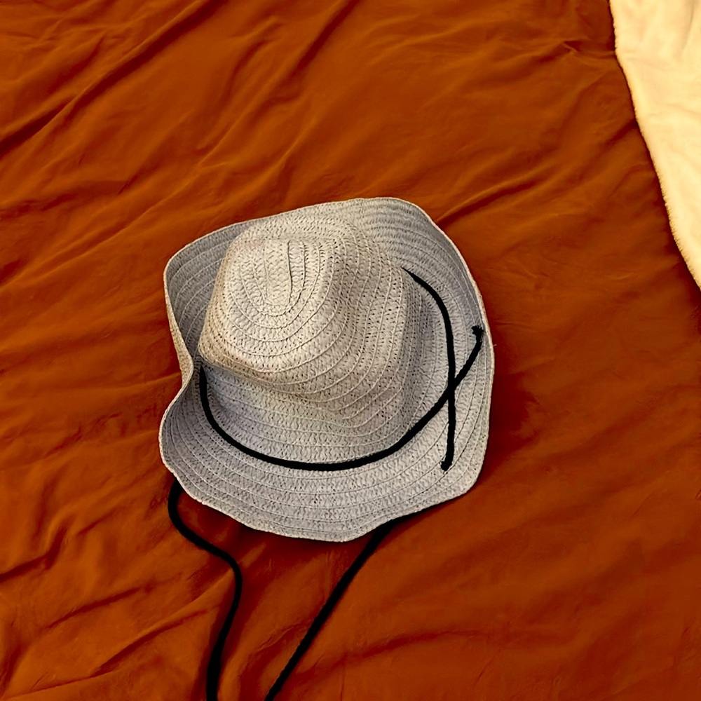 I’m selling this blue hat. It’s brand new